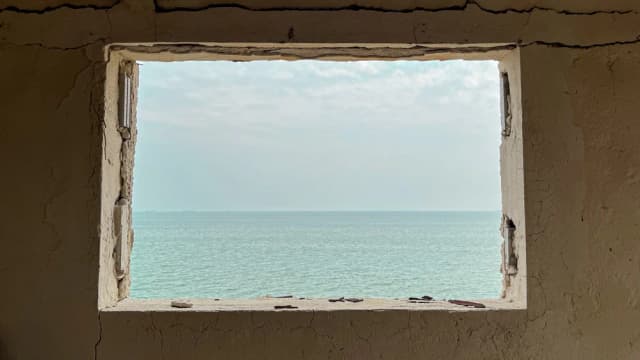 هیچ‌کس وجود نداشت