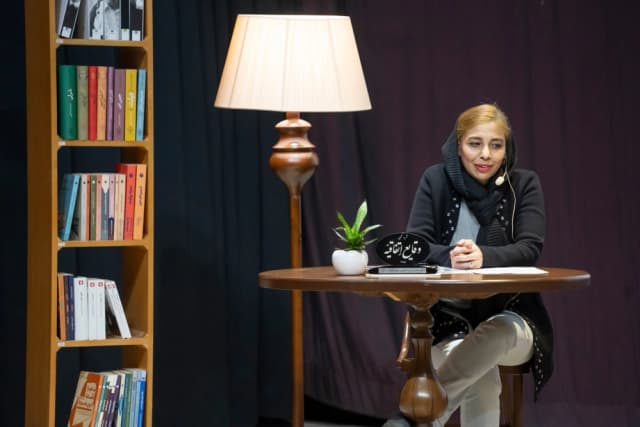 جُستار و لذتِ سرک‌کشیدن