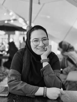 زهرا عطارپور