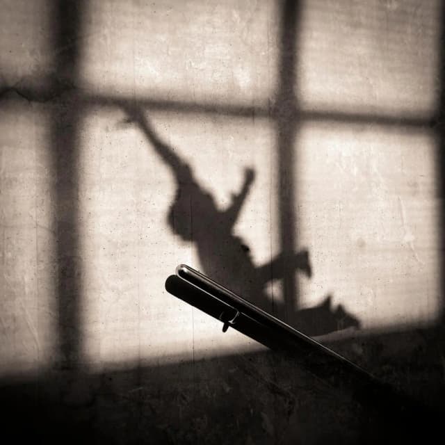 پوستهی نازکِ امید و انتظار برای مردن